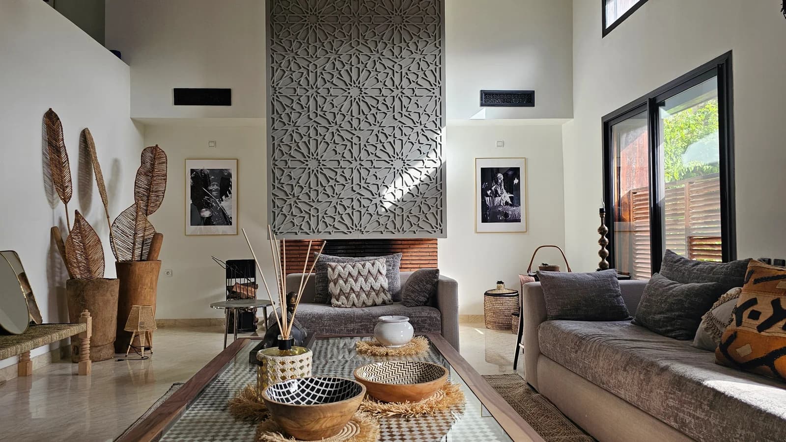 Interior de apartamento madrileño bañado por el sol. Unidad operada por Everlease